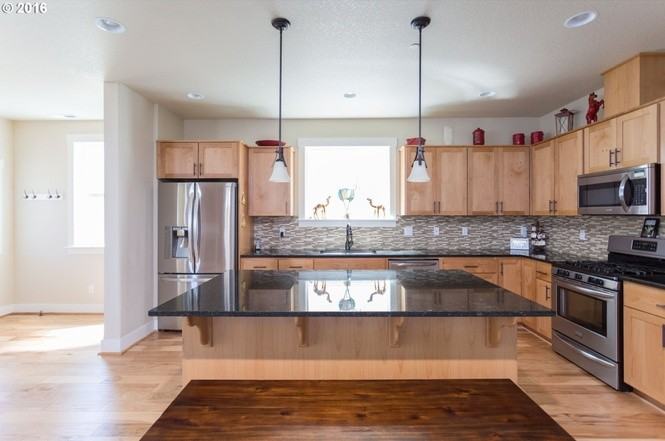 7697 Ne Prefontaine St #1 - Photo 5 of 27