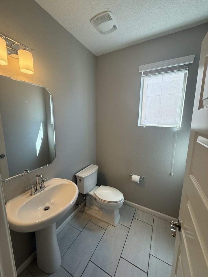 6624 Yawkey Way Ne #1 - Photo 7 of 39