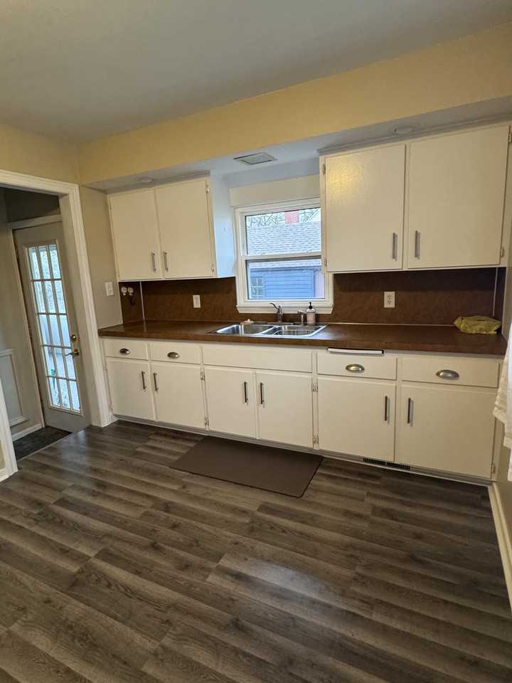 717 Central Ave #1 - Photo 7 of 34