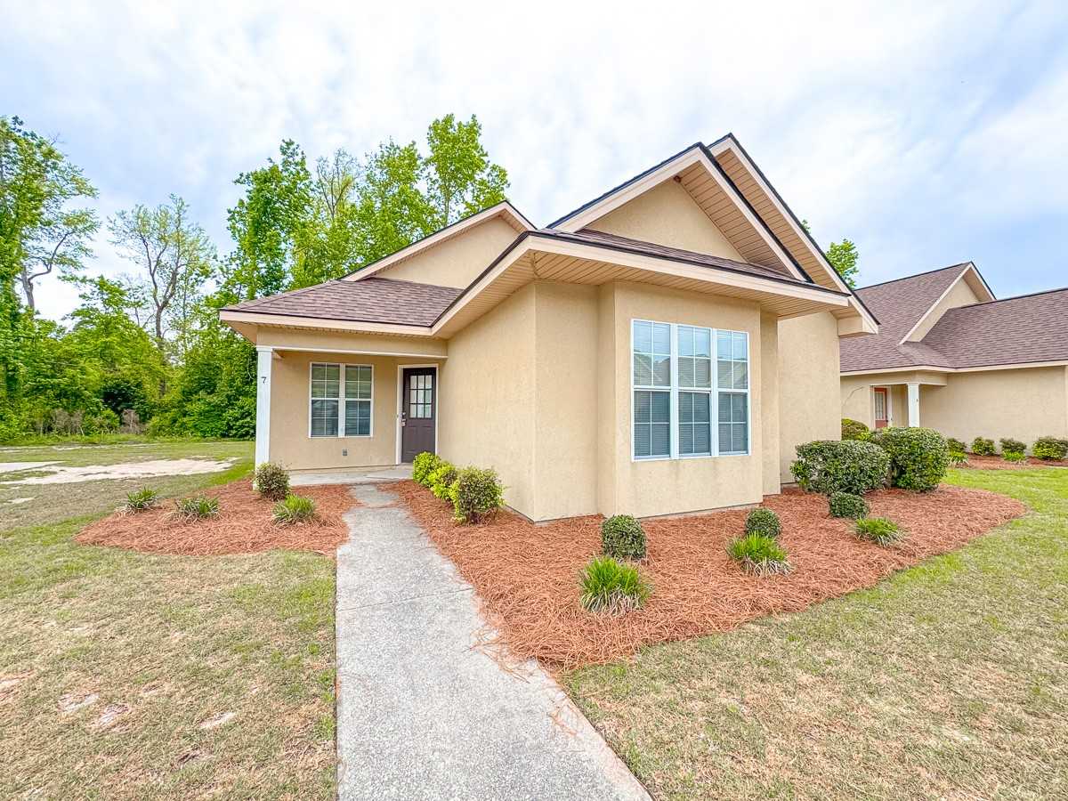 7 Clayton Ln #1 - Photo 6 of 26