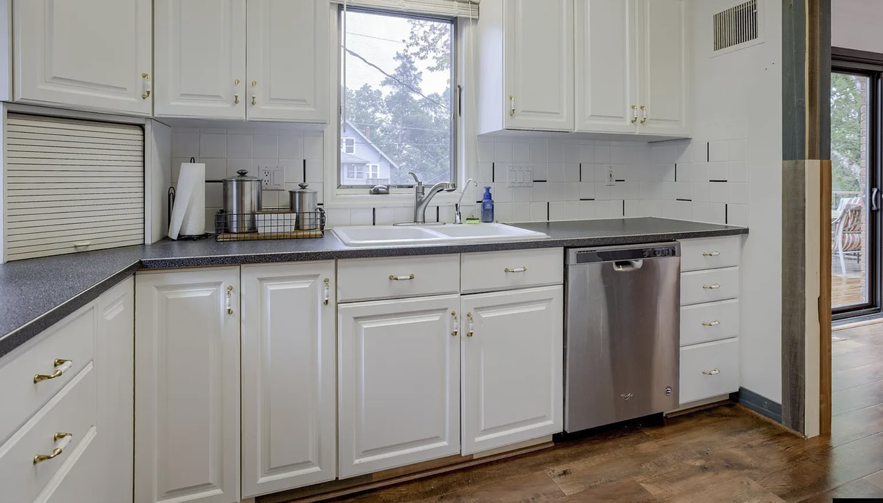 2115 S 61st St - Photo 4 of 10