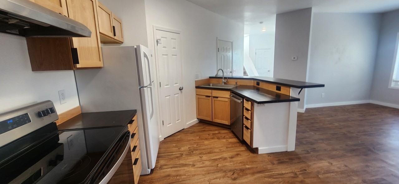 1111 Biehl Dr #B - Photo 3 of 17