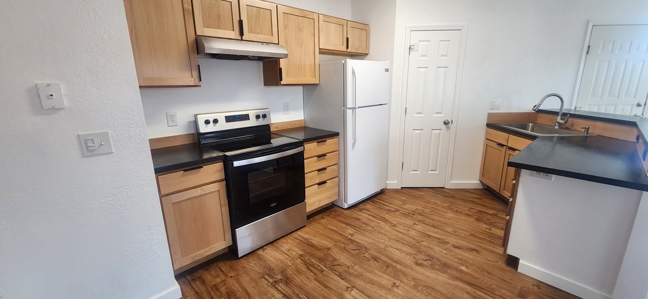 1111 Biehl Dr #B - Photo 4 of 17