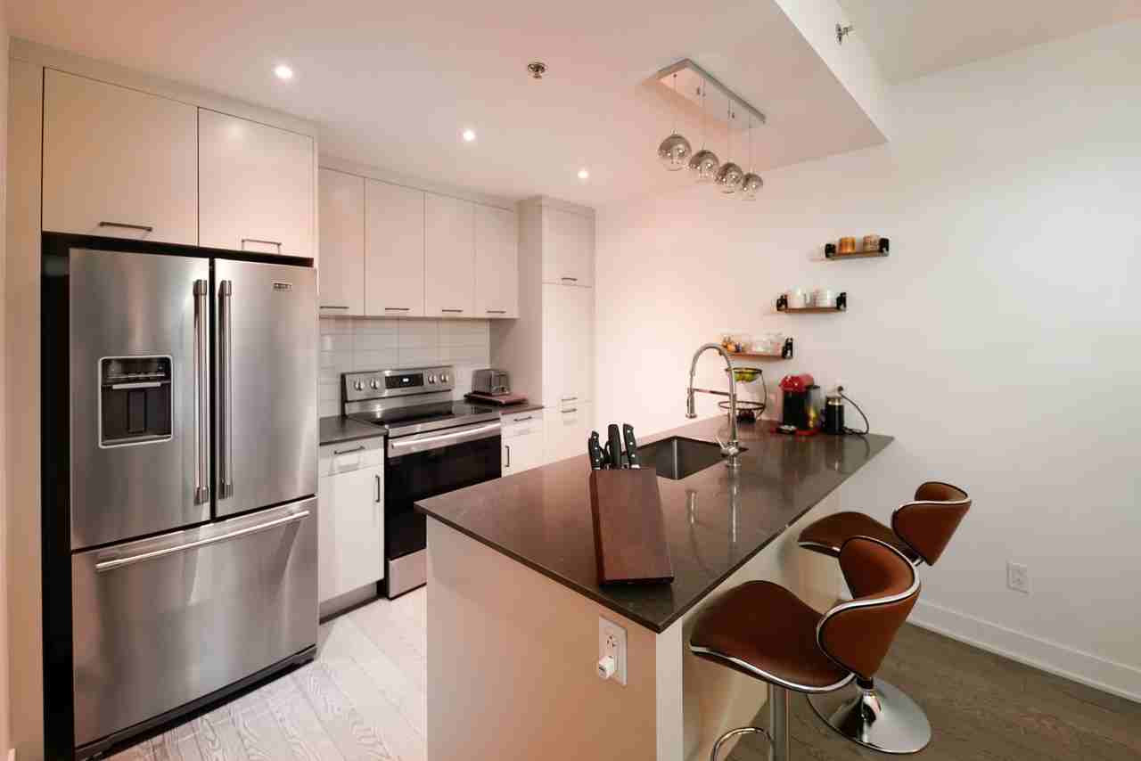 315 Rue Richmond #55555 - Photo 2 of 13