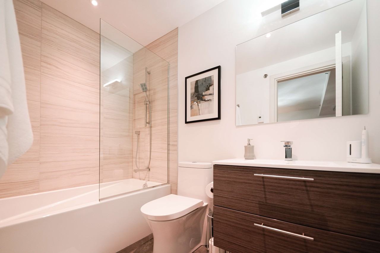 315 Rue Richmond #55555 - Photo 7 of 13