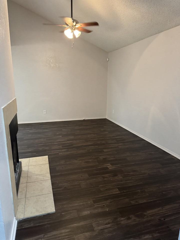 5988 Westcreek Dr - Photo 2 of 30