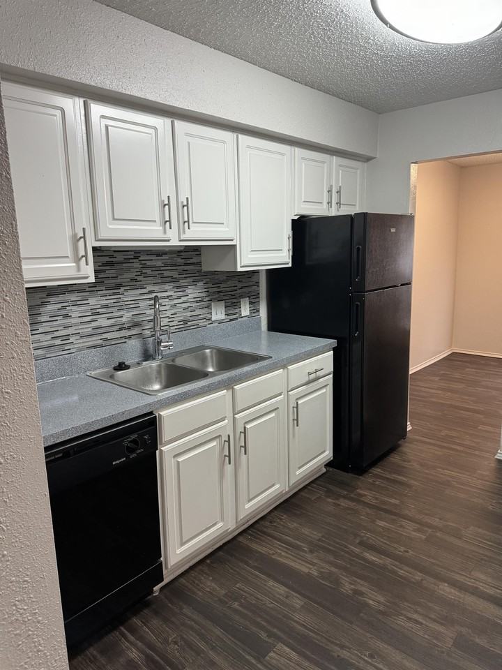 5988 Westcreek Dr - Photo 4 of 30