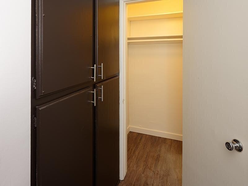 1731 Rogers Pl - Photo 7 of 25