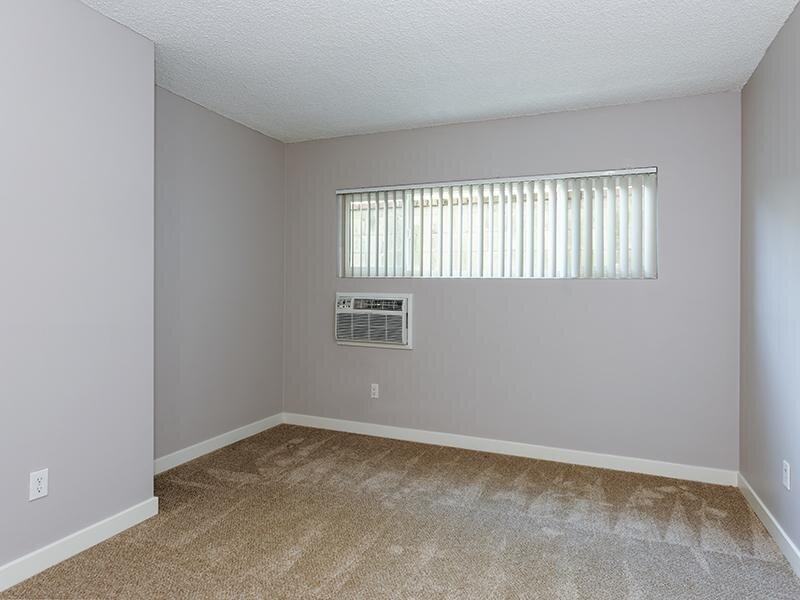 1731 Rogers Pl - Photo 7 of 25