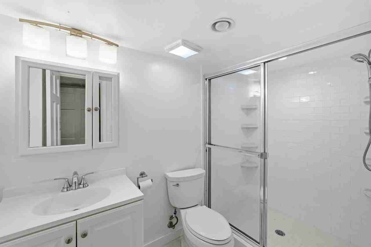 8404 48th Ave #1 - Photo 6 of 8