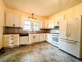 604 8th Ave #1 - Photo 1 of 1