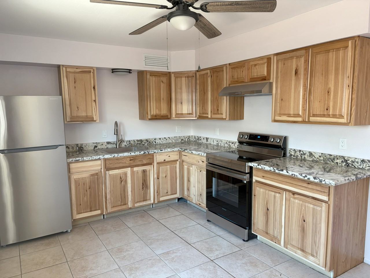 2205 N Madelyn Ave #2205 - Photo 2 of 12