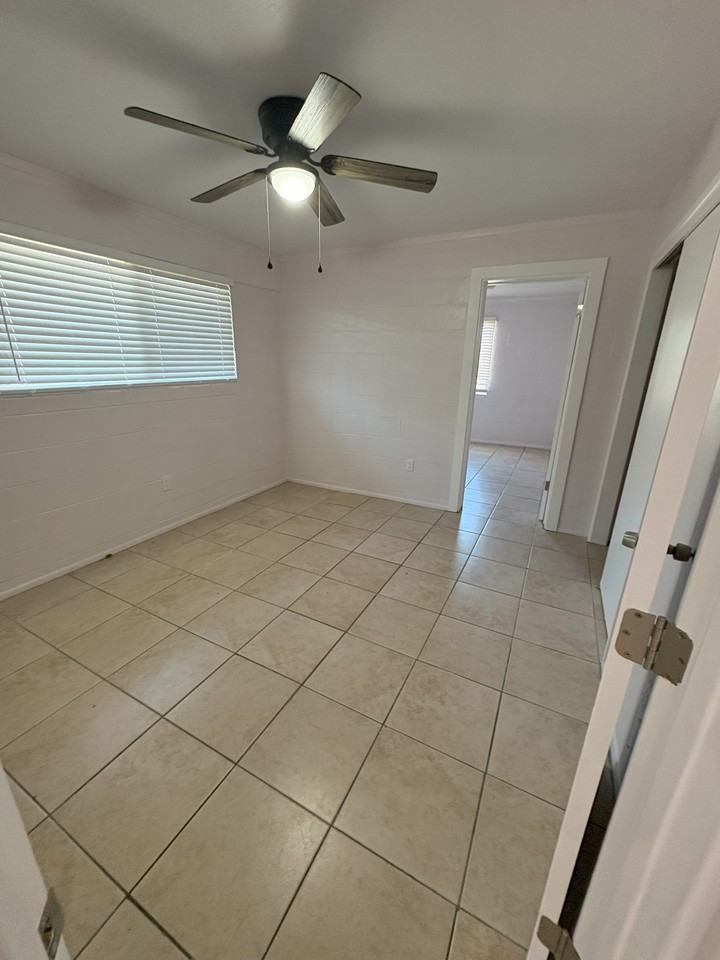 2205 N Madelyn Ave #2205 - Photo 4 of 12