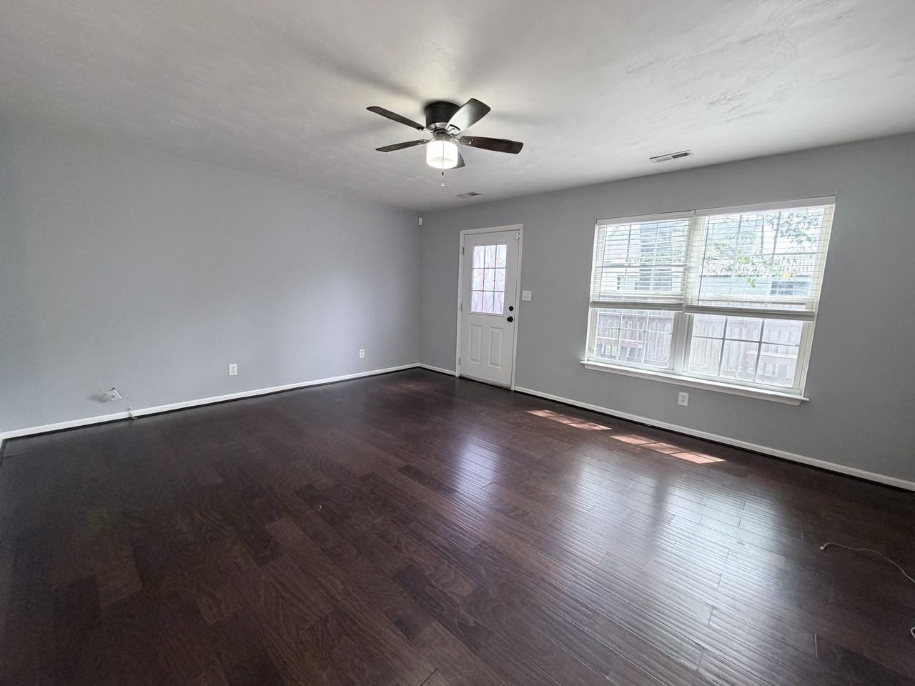 4136 Everett St #1 - Photo 6 of 18