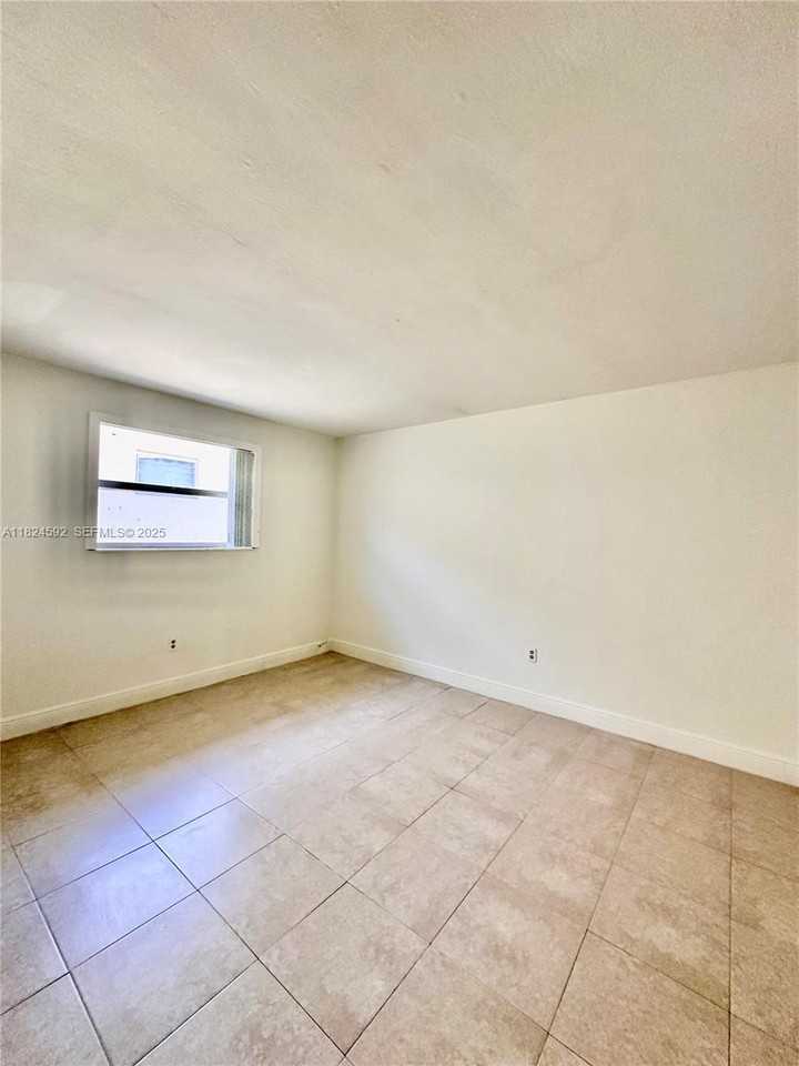 950 Biarritz Drive #4 - Photo 2 of 10