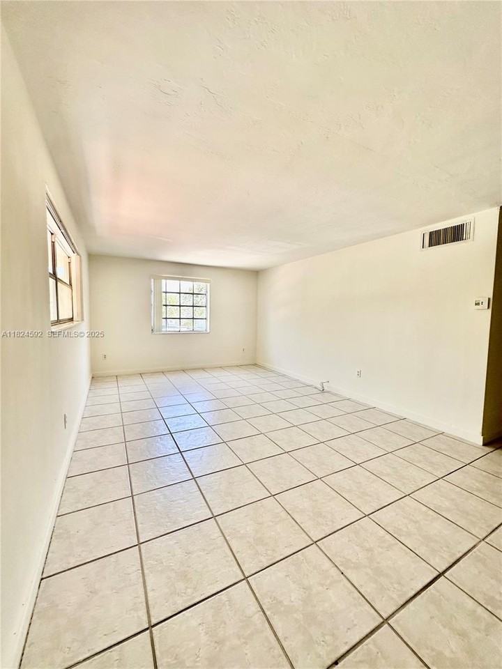 950 Biarritz Drive #4 - Photo 3 of 10