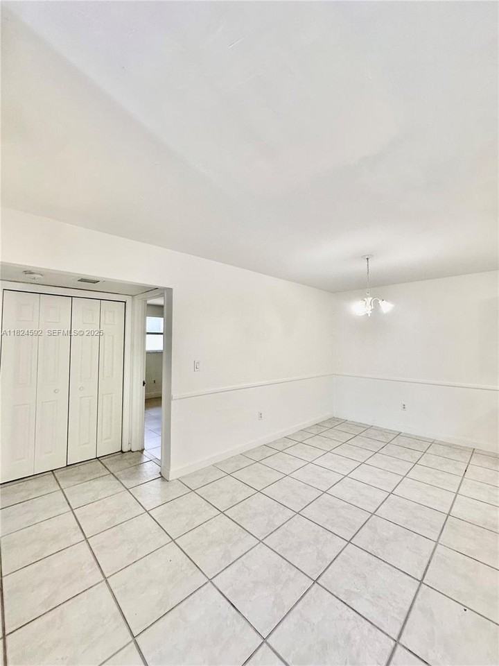 950 Biarritz Drive #4 - Photo 5 of 10