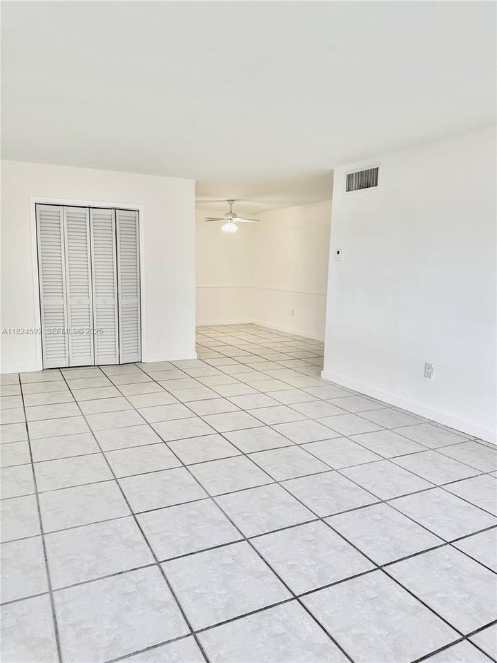 950 Biarritz Drive #4 - Photo 7 of 10