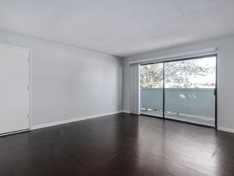 1881 Baker St - Photo 3 of 21