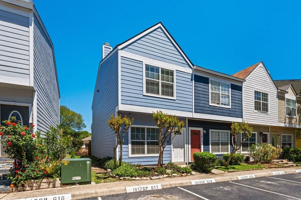 Grey Park Dr #1 - Photo 2 of 36