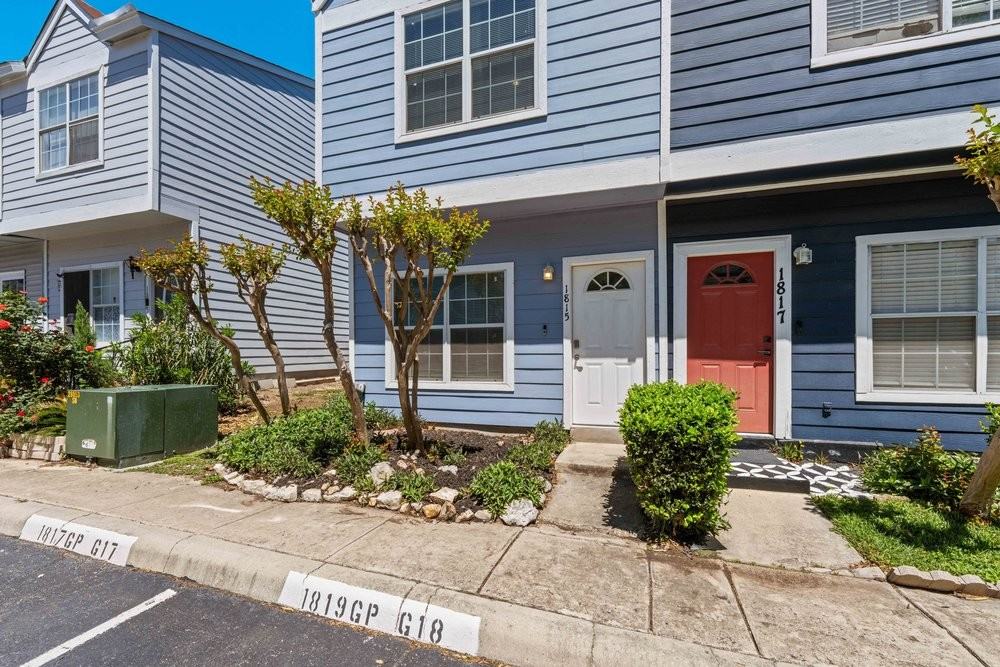 Grey Park Dr #1 - Photo 4 of 36