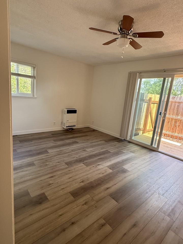 462 Rancho Santa Fe Rd #3 - Photo 7 of 11