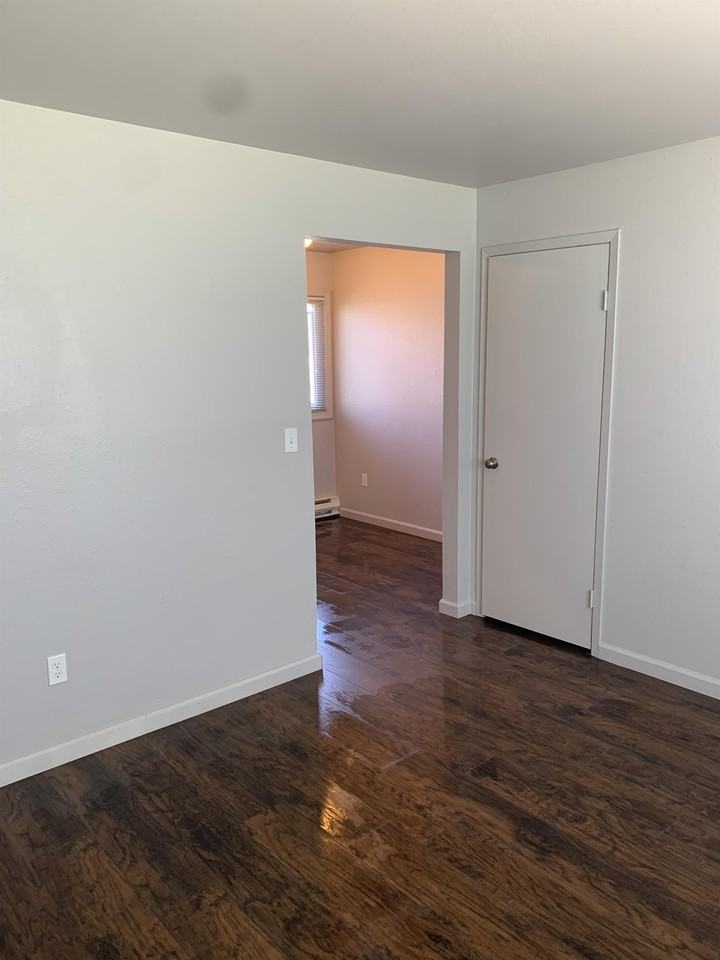 178 Rosewood Dr #B - Photo 7 of 10