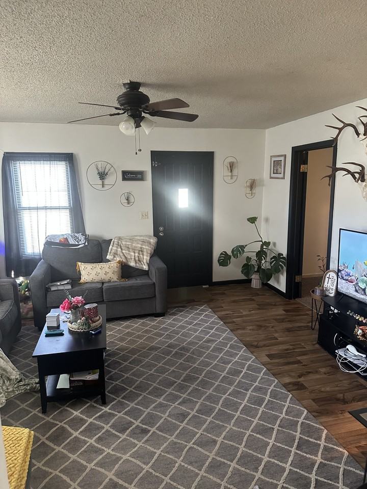 737 N King St #1 - Photo 3 of 10