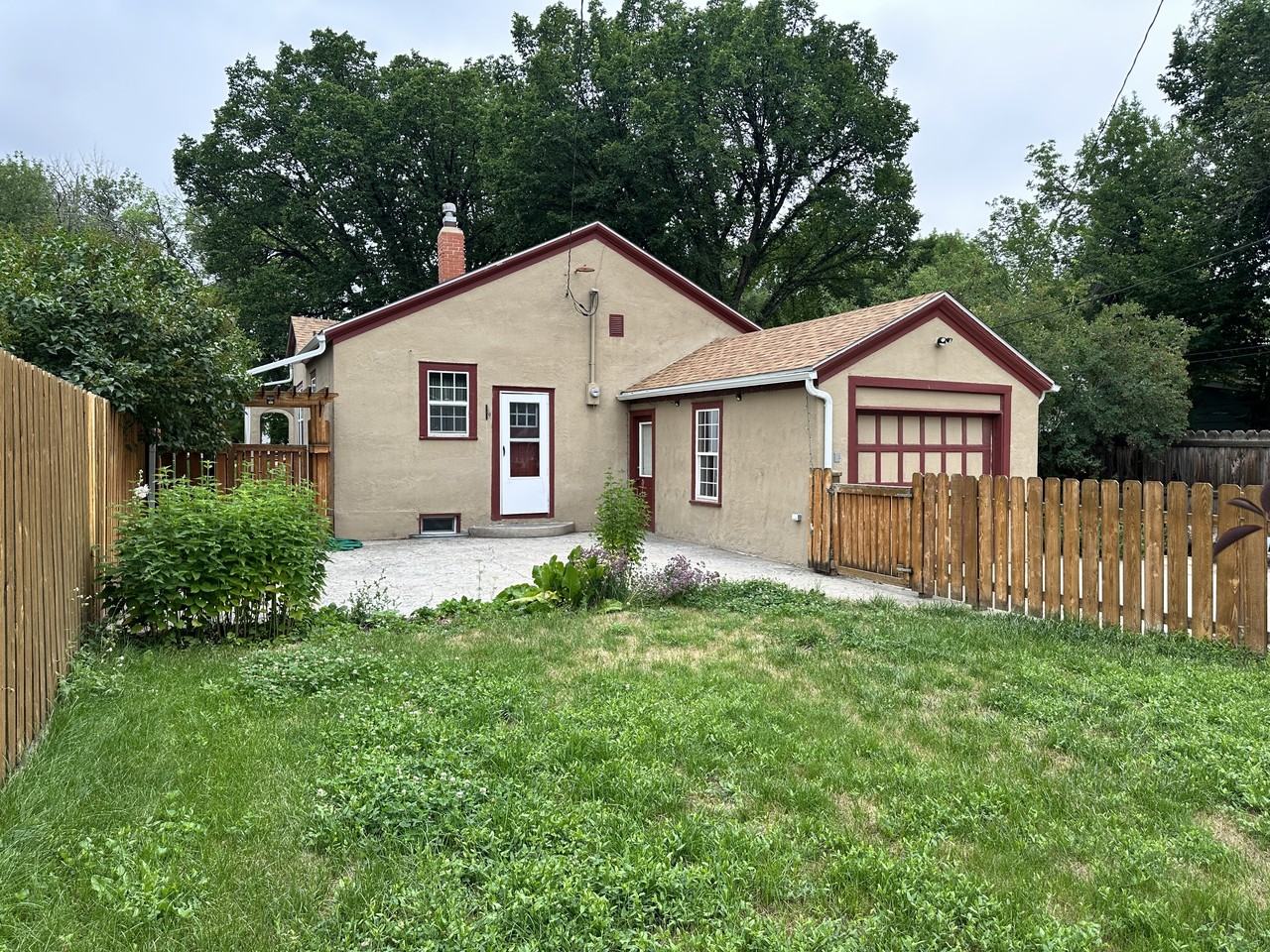 523 6th Ave #1 - Photo 3 of 13