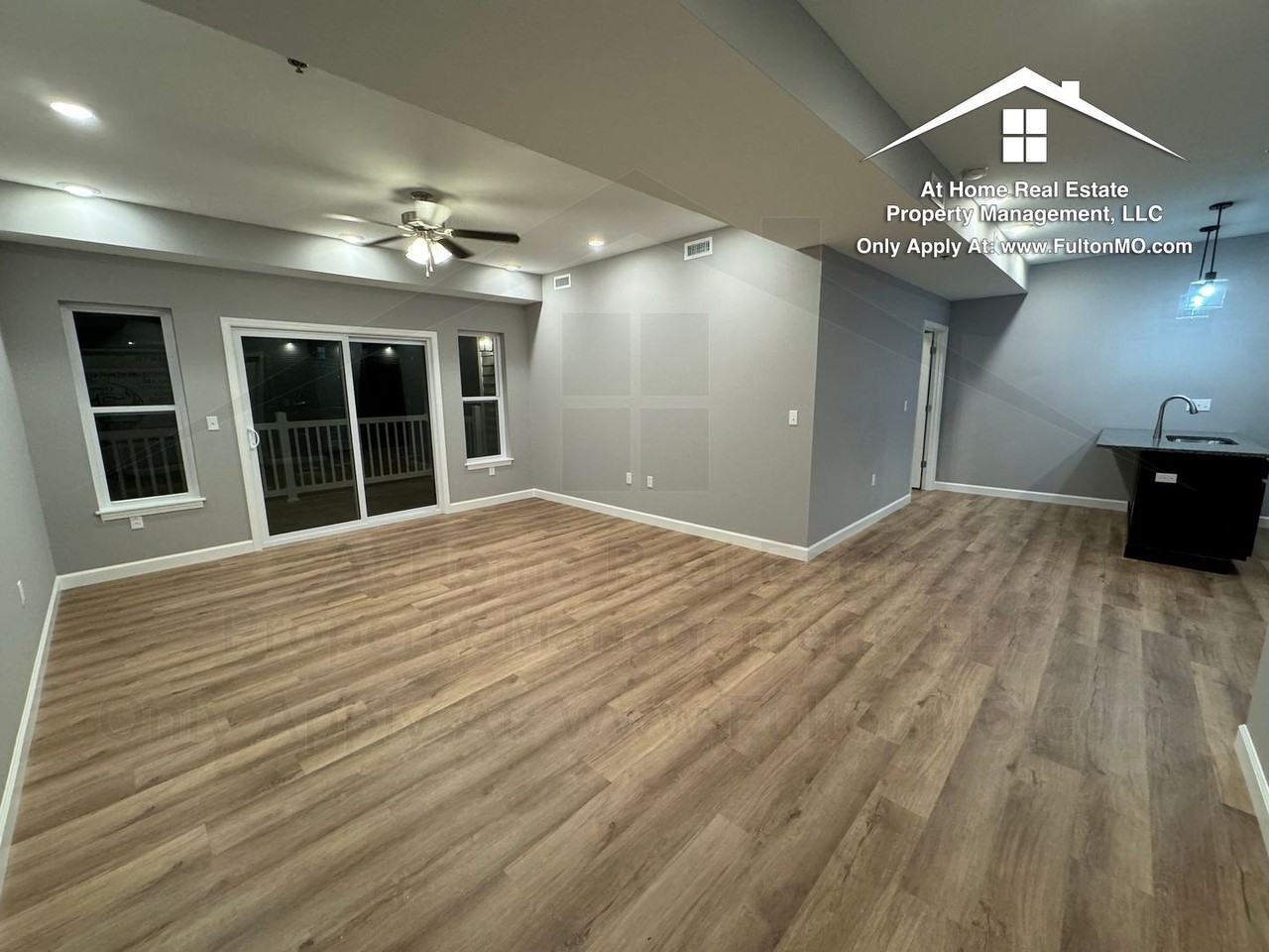 2610 N Bluff St - Photo 2 of 19