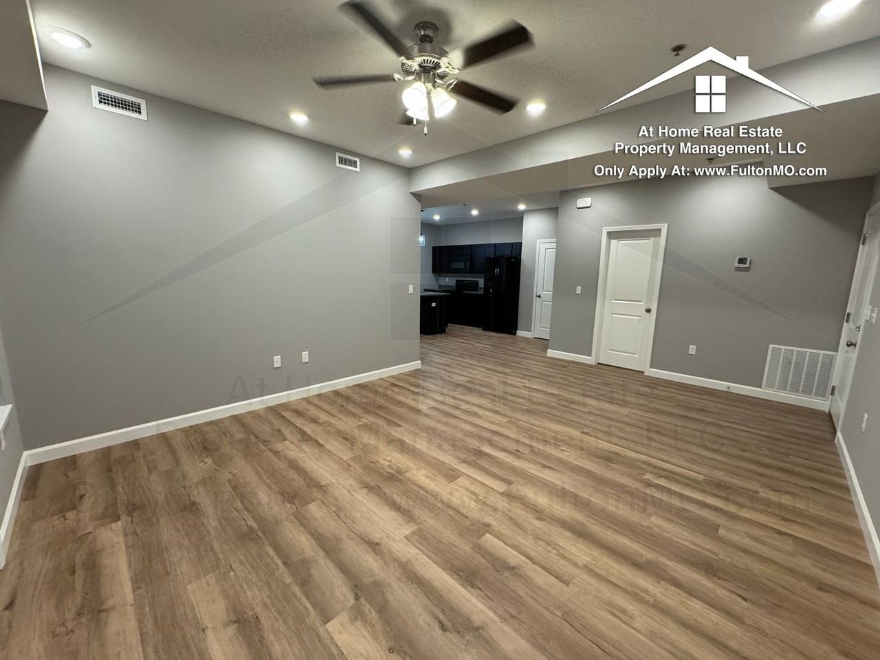 2610 N Bluff St - Photo 3 of 19