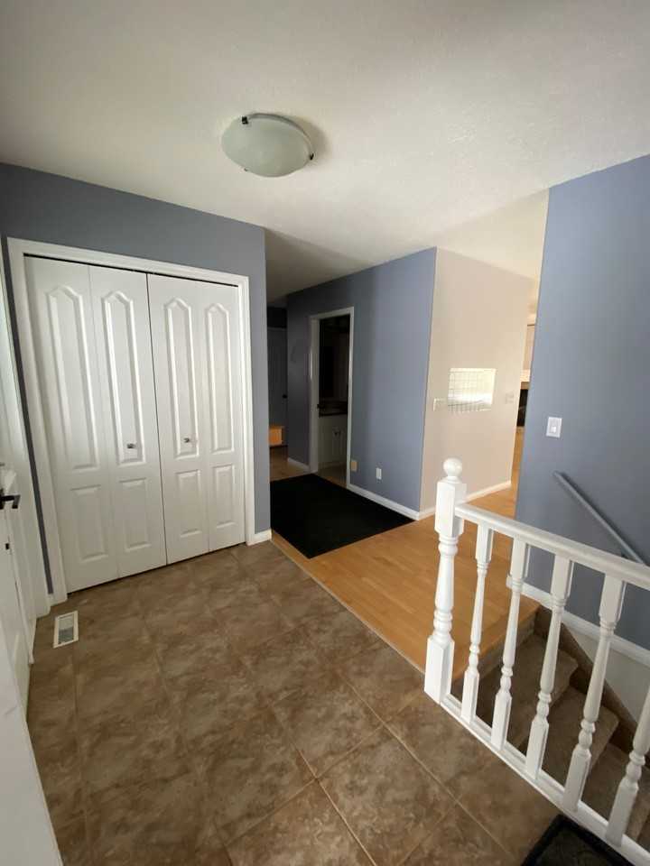 9007 111 Ave #9007 - Photo 4 of 11