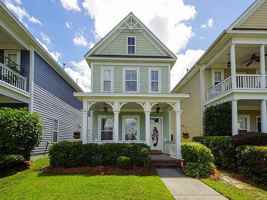 featured image of 103 Hyacinth St #1