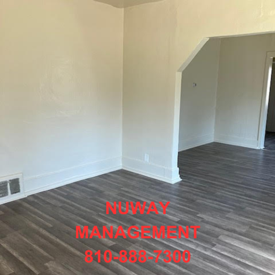 3909 Cuthbertson St - Photo 3 of 14