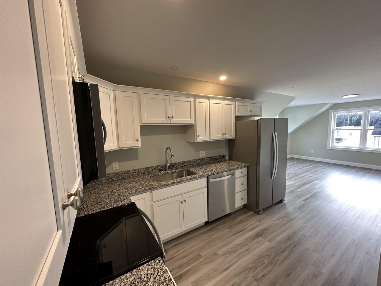 7 Twin Falls DriveApartment 3 #3 - Photo 3 of 14