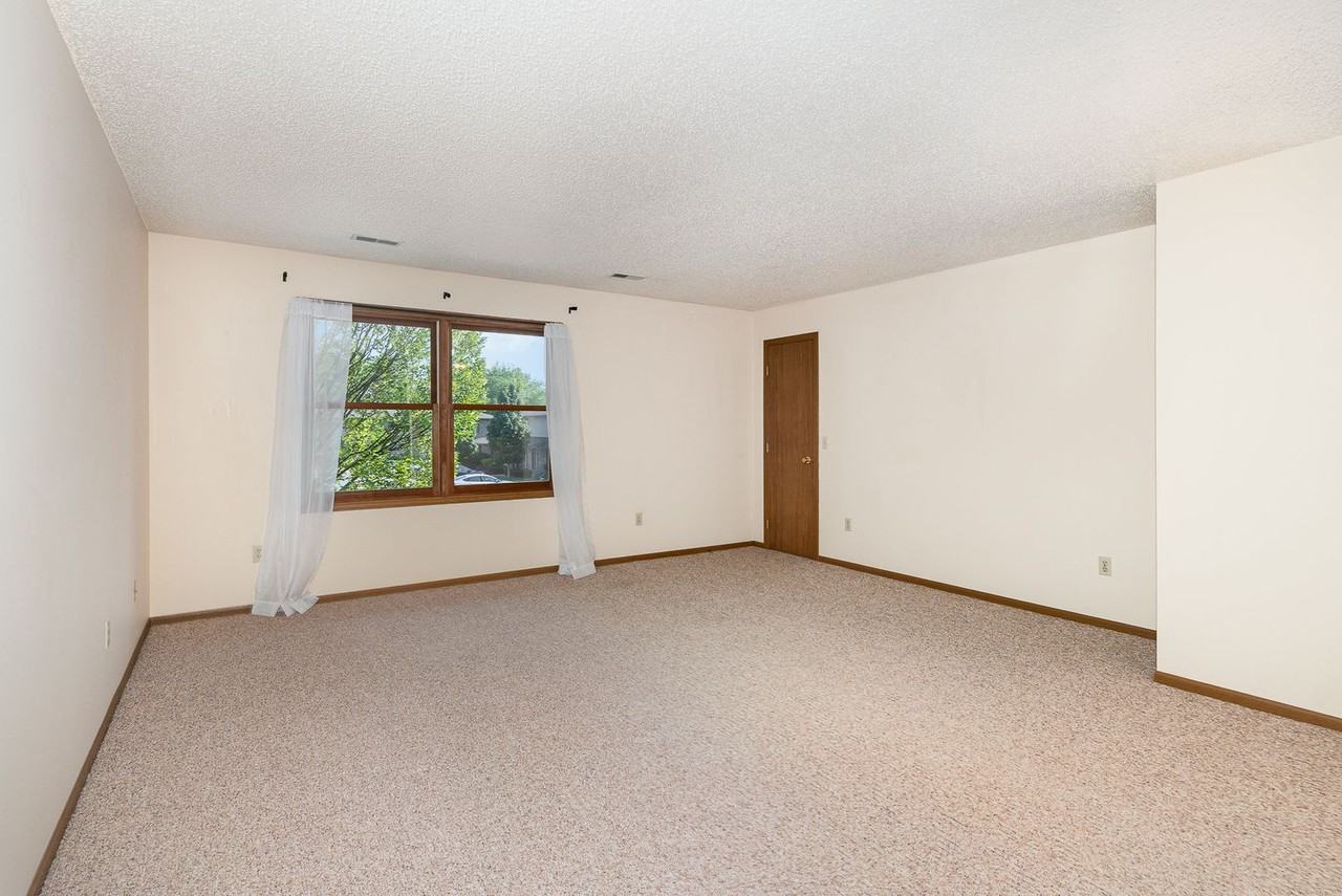 6215 Normandy Drive - Photo 5 of 12