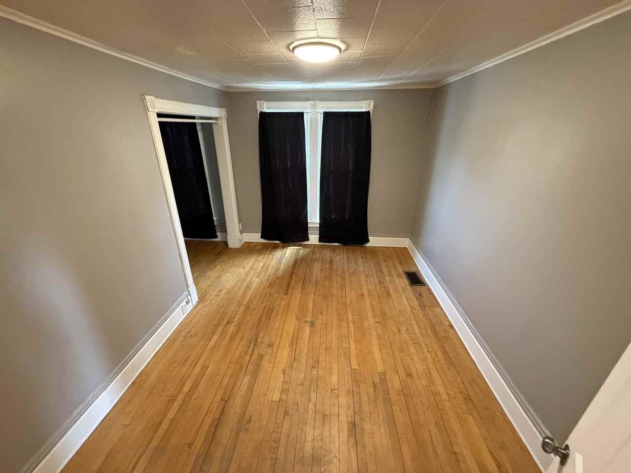 825 Sylvan St #2 - Photo 3 of 9