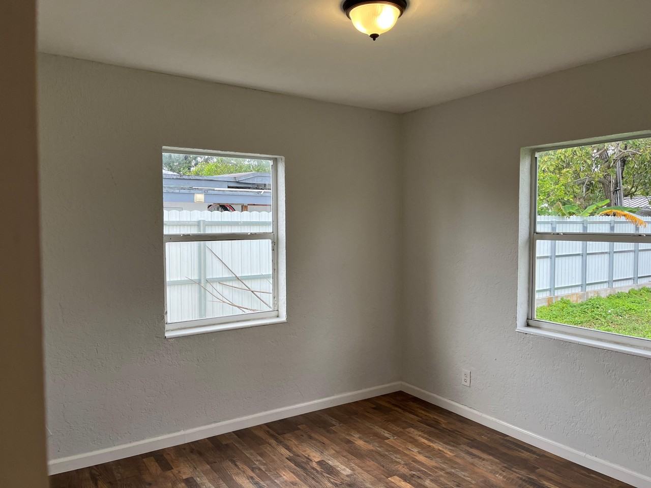 1327 Sw 22nd Ave #1327 - Photo 6 of 10