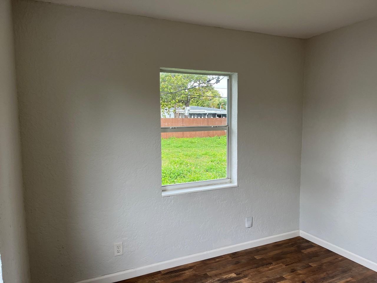 1327 Sw 22nd Ave #1327 - Photo 7 of 10