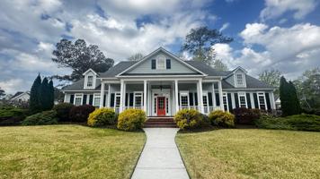 featured image of 201 Oak Hammock Ct #1