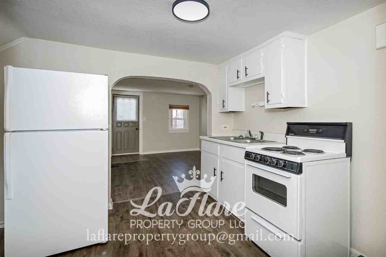 3936 Lockwood Ave #2 - Photo 5 of 13