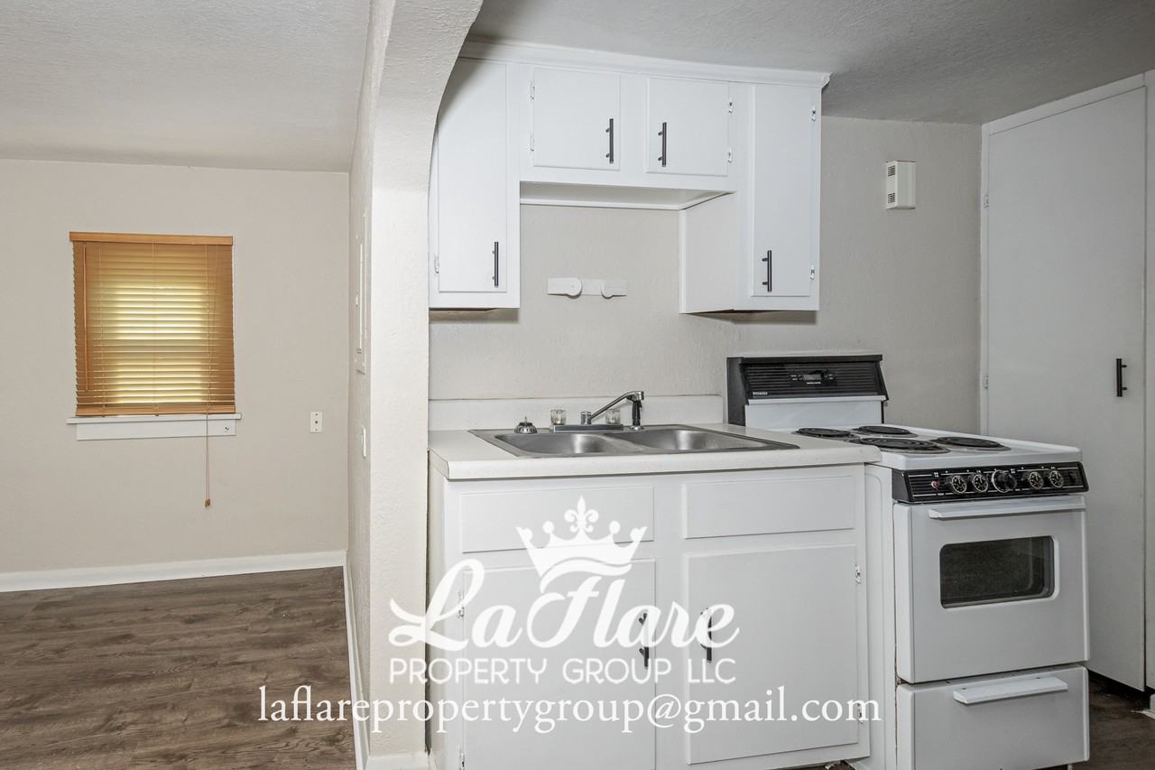 3936 Lockwood Ave #2 - Photo 6 of 13