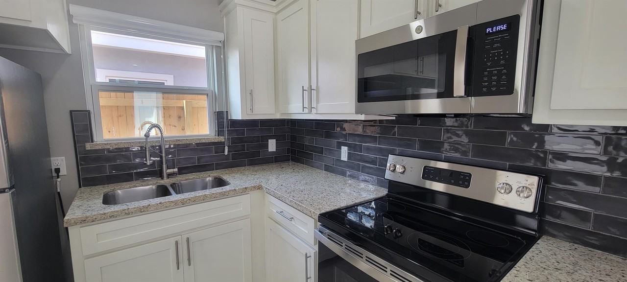 1000 N Blair Ave #4 - Photo 6 of 13