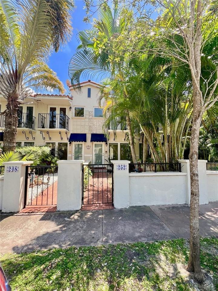 252 Majorca Avenue #252