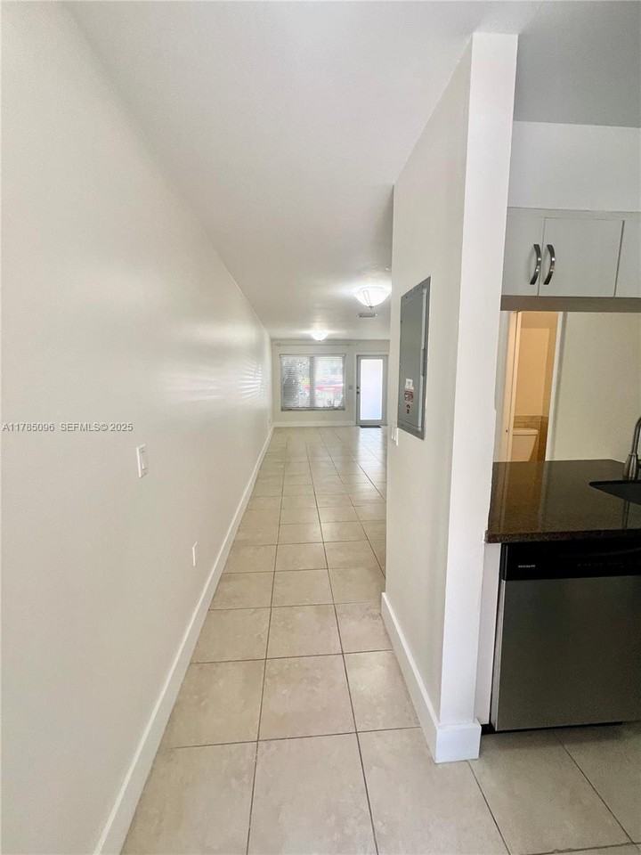252 Majorca Avenue #252 - Photo 2 of 25