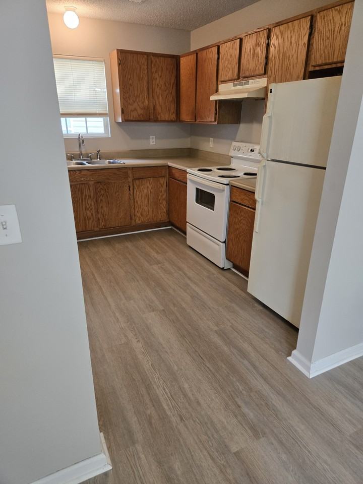 812 Royal St #B - Photo 4 of 10