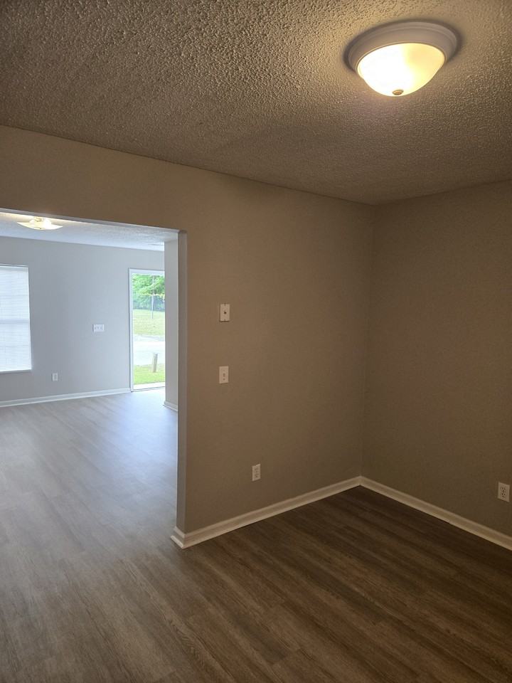 812 Royal St #B - Photo 6 of 10