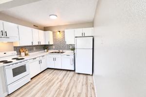 featured image of 1200 Meadow Ln