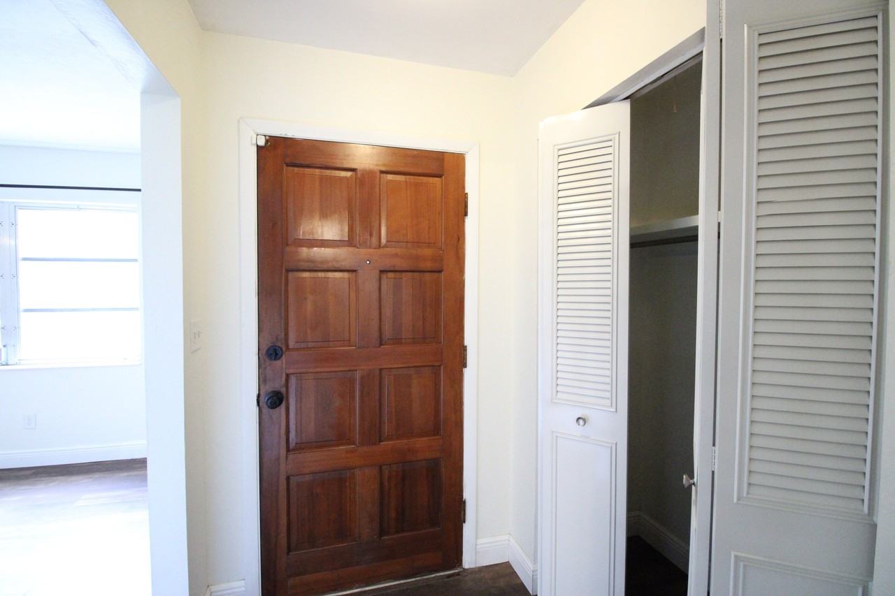 4628 Nw 40th Ter #1 - Photo 2 of 16