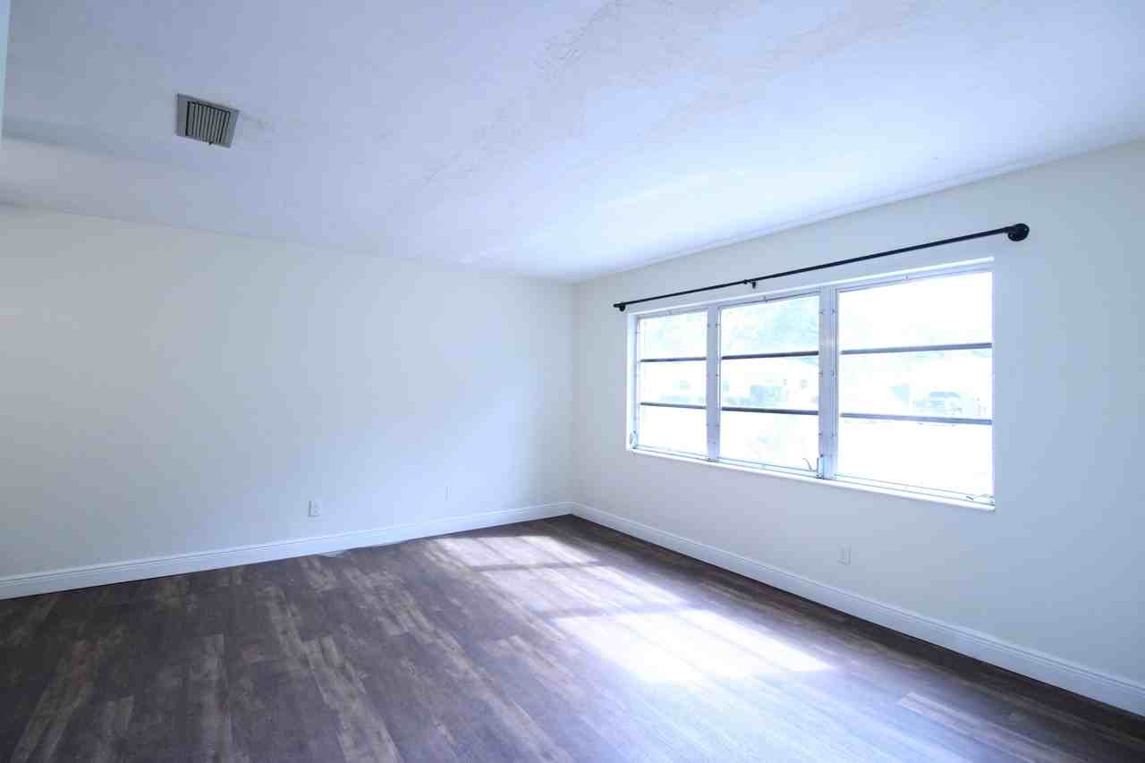 4628 Nw 40th Ter #1 - Photo 3 of 16